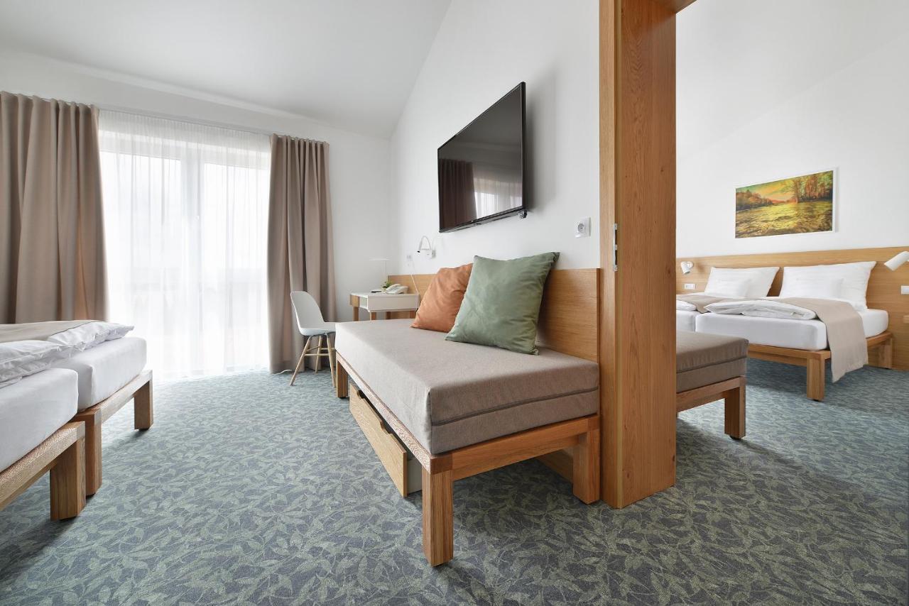 Wellness Hotel Happy Star Гнанице Экстерьер фото