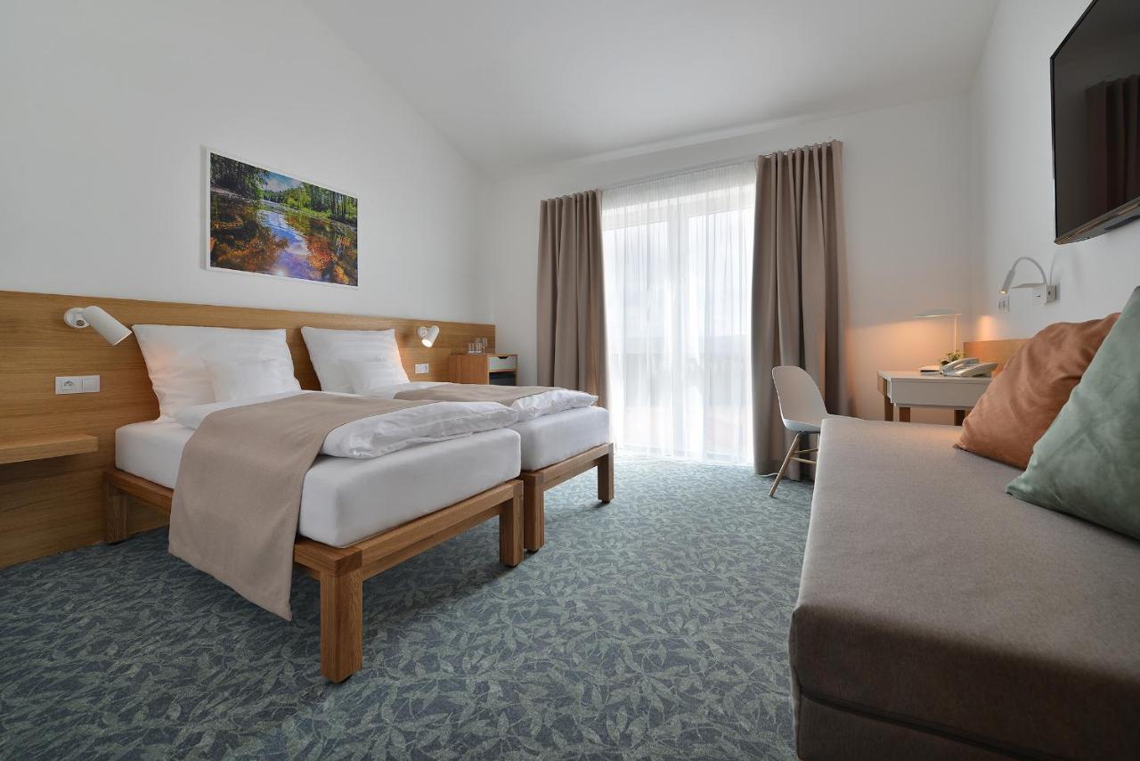 Wellness Hotel Happy Star Гнанице Экстерьер фото
