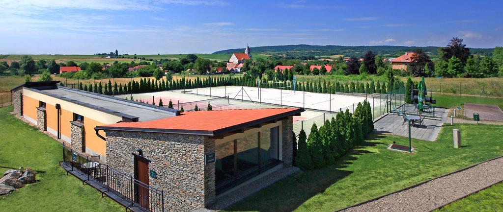 Wellness Hotel Happy Star Гнанице Экстерьер фото