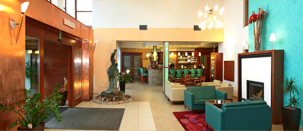 Wellness Hotel Happy Star Гнанице Экстерьер фото