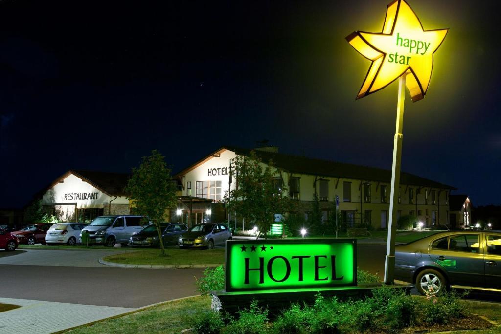 Wellness Hotel Happy Star Гнанице Экстерьер фото