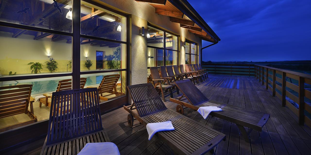 Wellness Hotel Happy Star Гнанице Экстерьер фото